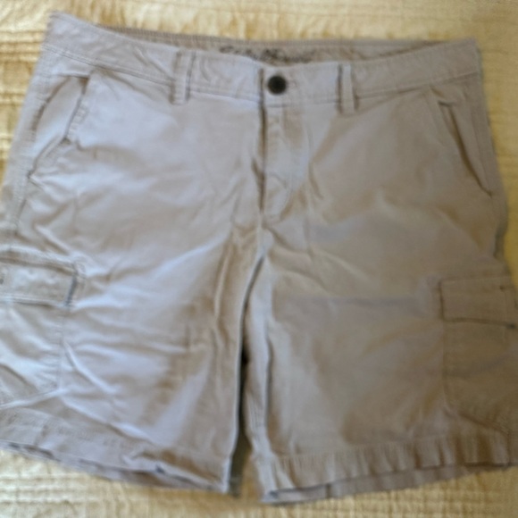 Eddie Bauer Pants - Eddie Bauer Women’s Tan Cargo Shorts size 12